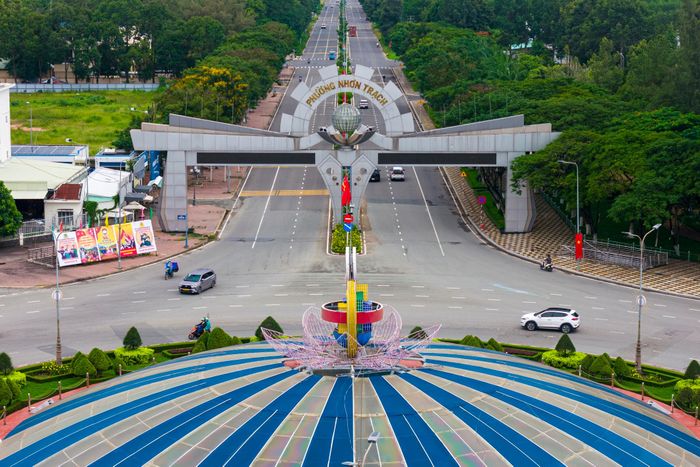 Sơ bộ tổng mức đầu tư giai đoạn một khoảng 134.169 tỷ đồng, chưa gồm chi phí giải phóng mặt bằng, giảm so với nghiên cứu trước. Dự án dự kiến thực hiện theo hợp đồng BT, nhà đầu tư huy động vốn và được thanh toán bằng quỹ đất kết hợp ngân sách nhà nước.