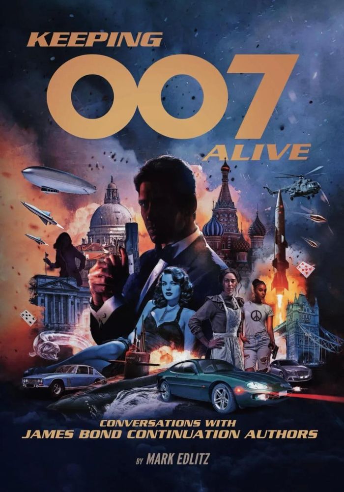  Cuốn Keeping 007 Alive của Mark Edlitz.