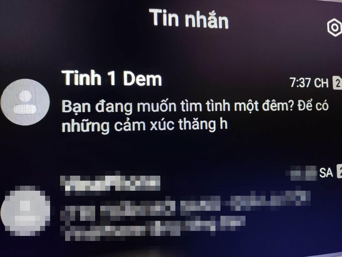 Nhà mạng có thể bị phạt tới 100 triệu đồng nếu không xử lý thuê bao phát tán tin nhắn, cuộc gọi rác. Ảnh: Hoàng Nam.