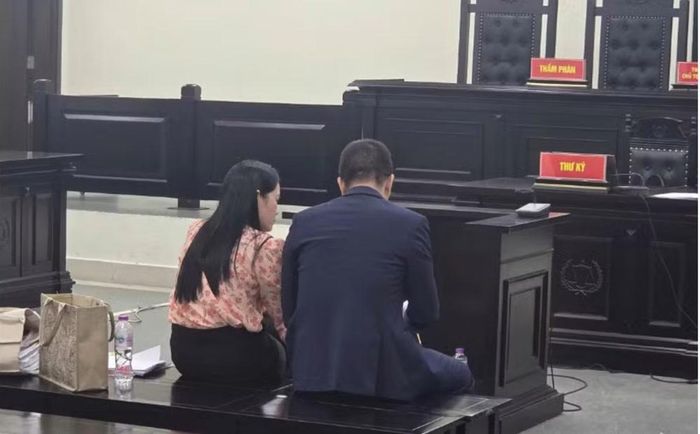 Bị cáo Nguyễn Thị Hằng tại toà.