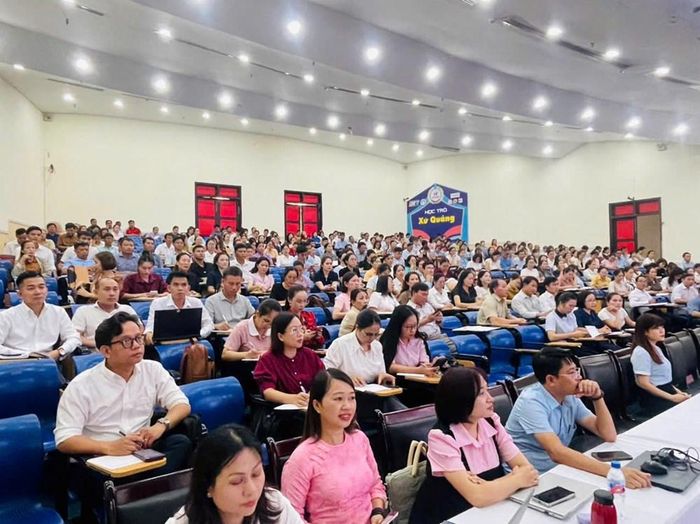 Gần 1.000 cán bộ, giáo viên trên địa bàn thành phố Đà Nẵng tham dự hội nghị