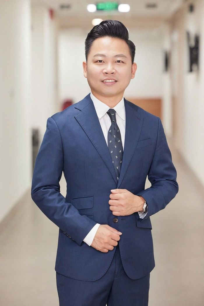 Ca sĩ Viết Danh