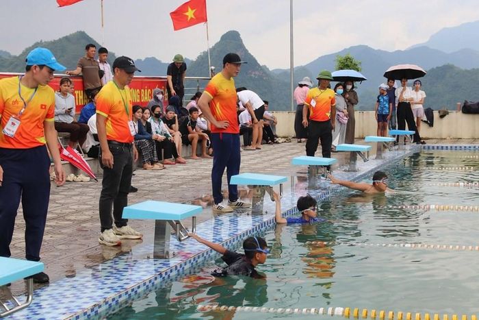 Giải “Đường đua xanh” góp phần thúc đẩy phong trào tập luyện môn bơi trong thanh, thiếu niên, nhi đồng Lai Châu