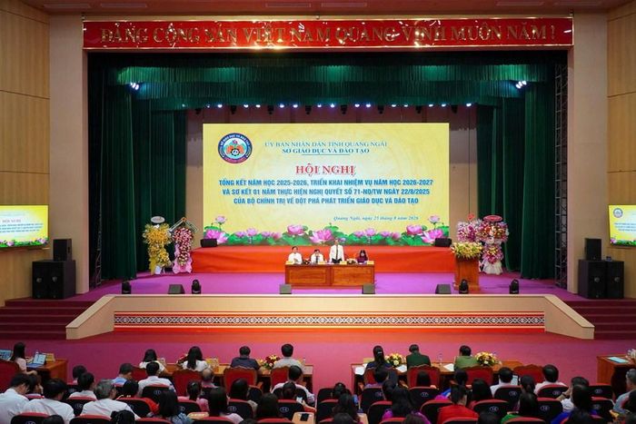 Quang cảnh hội nghị