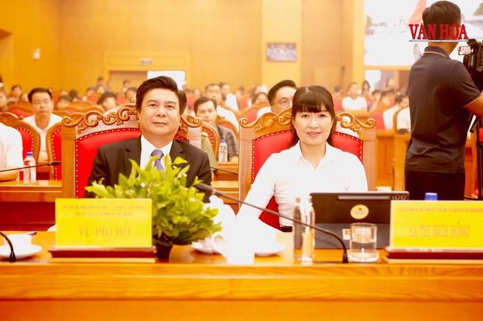Dự lễ ra mắt câu lạc bộ bóng đá có sự tham dự của lãnh đạo tỉnh, sở, ngành