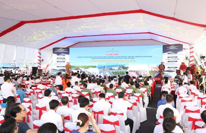 Lễ Khởi công Dự án Cụm nút giao thông Lê Thanh Nghị - Cách mạng Tháng Tám - Thăng Long - đường dẫn lên cầu Hòa Xuân và Dự án Phát triển tích hợp thích ứng tỉnh Quảng Nam (nay thuộc thành phố Đà Nẵng) - Ảnh: chinhphu.vn/Nguyễn Hoàng