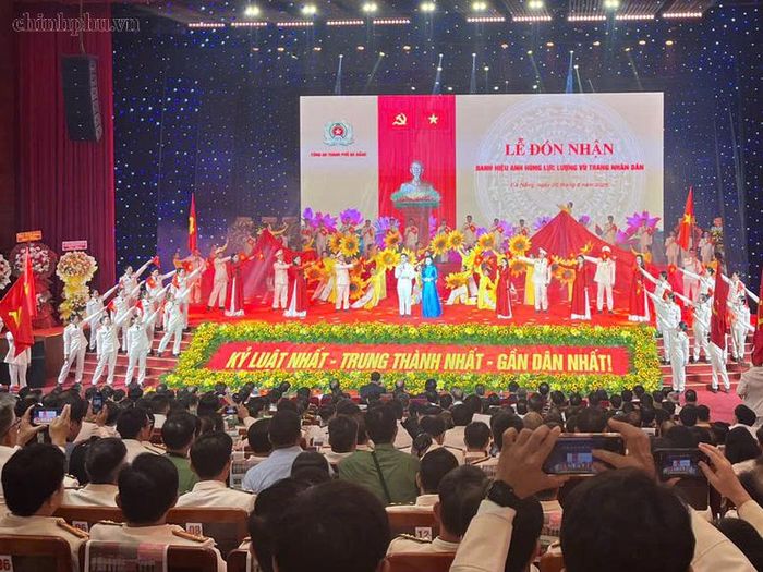 Chương trình văn nghệ chào mừng buổi Lễ - Ảnh: chinhphu.vn/Nguyễn Hoàng
