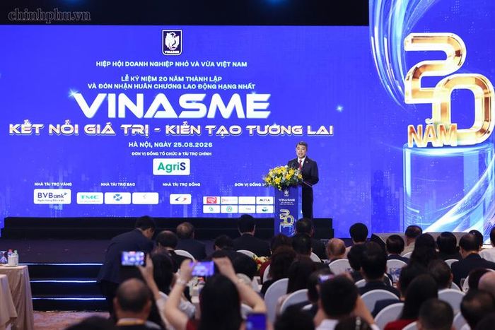 Thủ tướng đề nghị Hiệp hội Doanh nghiệp nhỏ và vừa bước vào chặng đường mới với tinh thần "đại diện thực chất - kết nối hiệu quả - hỗ trợ chuyên nghiệp - nâng tầm doanh nghiệp" - Ảnh: chinhphu.vn/Nhật Bắc