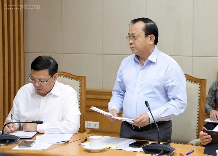 Thứ trưởng Bộ Tài chính Lê Tấn Cận phát biểu tại cuộc làm việc - Ảnh: chinhphu.vn/Gia Huy