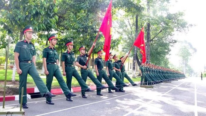 Quá trình luyện tập diễn ra nghiêm túc, kỷ luật. (Ảnh: Quân khu 7)