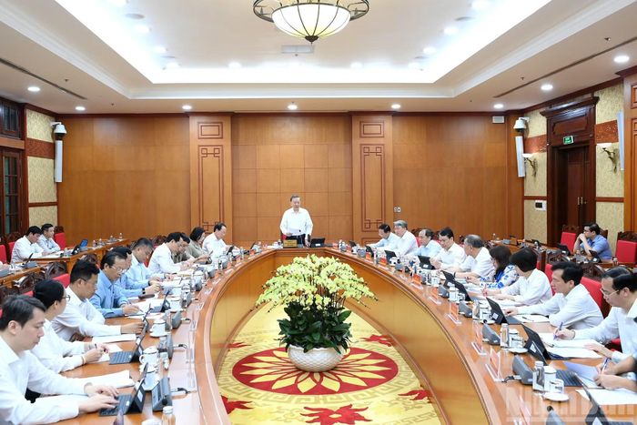Quang cảnh cuộc làm việc.