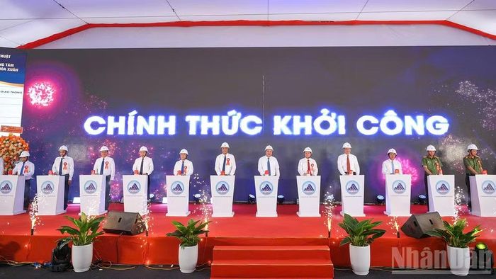 Hai dự án chính thức khởi công. (Ảnh: THANH TÂM)