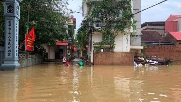 Nhiều khu dân cư ở Bắc Ninh bị nước lũ gây ngập lụt. (Ảnh: ĐG)