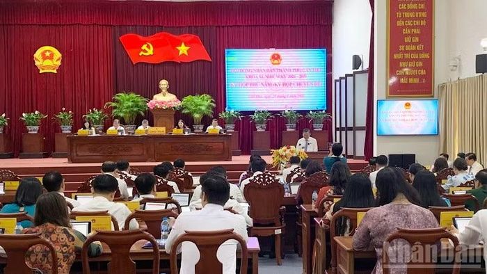 Quang cảnh kỳ họp. (Ảnh: THANH TÂM)
