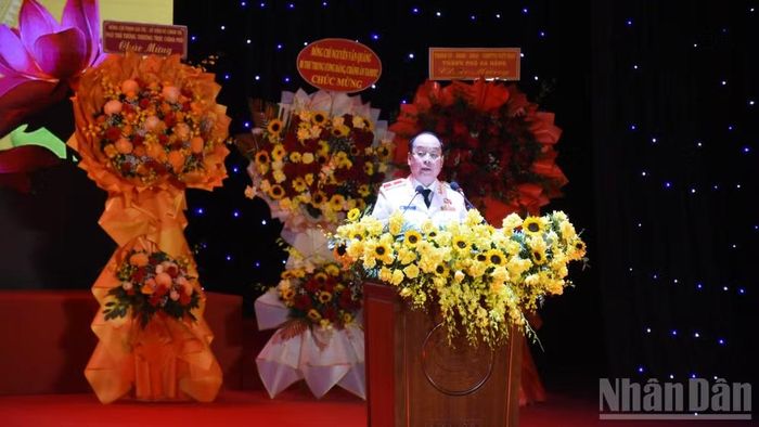 Thiếu tướng Nguyễn Hữu Hợp, Giám đốc Công an thành phố Đà Nẵng phát biểu đáp từ.