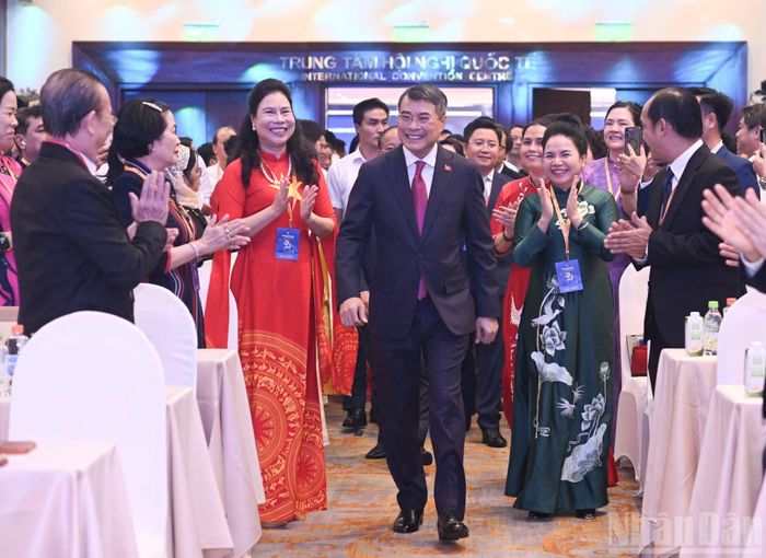 Thủ tướng Lê Minh Hưng dự Lễ kỷ niệm 20 năm thành lập Hiệp hội Doanh nghiệp nhỏ và vừa Việt Nam.