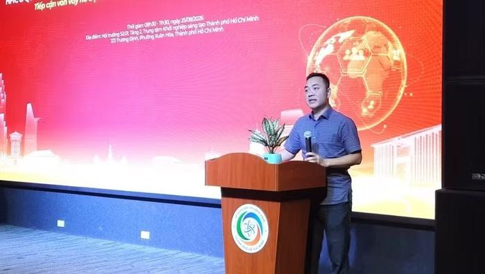 Ông Phạm Huỳnh Quang Hiếu, Phó Giám đốc Sở Khoa học và Công nghệ Thành phố Hồ Chí Minh phát biểu tại hội thảo. (Ảnh: CAO TÂN)