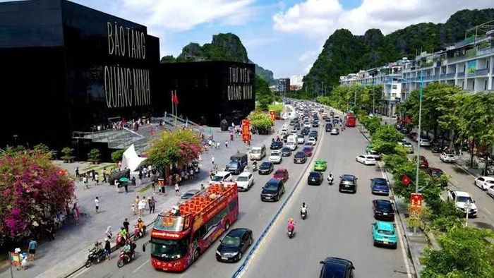 Quảng Ninh sở hữu hạ tầng giao thông đồng bộ, hiện đại. (Ảnh: QUANG THỌ)
