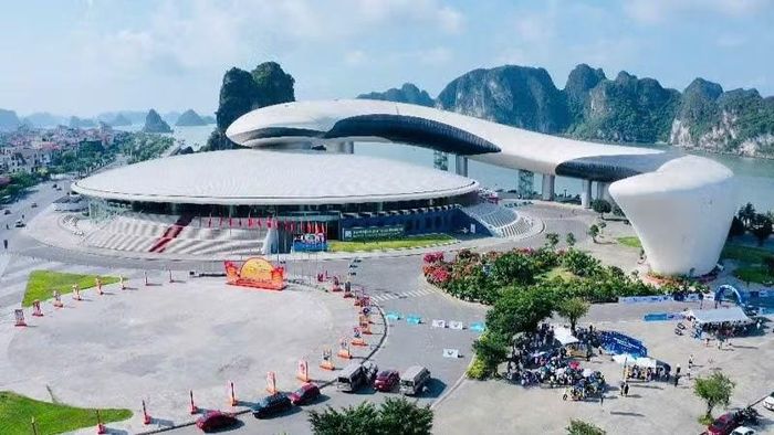 Quảng Ninh phấn đấu trở thành đô thị hiện đại, thông minh, xanh và bền vững. (Ảnh: QUANG THỌ)