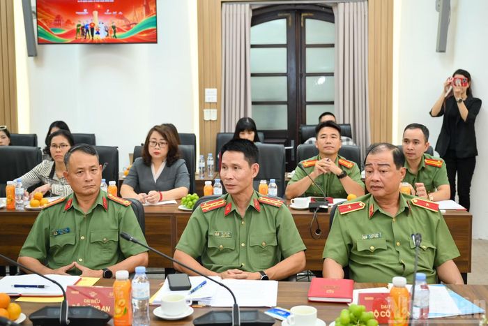 Các đại biểu tại Lễ công bố Hoạt động đi bộ toàn quốc "Cùng Việt Nam tiến bước" năm 2026.