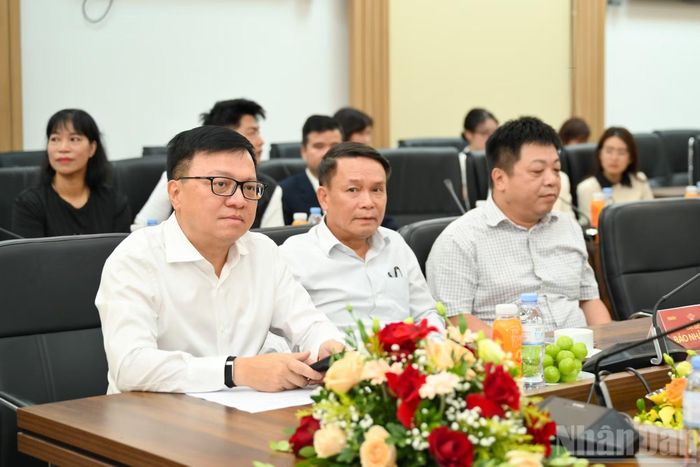 Các đại biểu tại Lễ công bố Hoạt động đi bộ toàn quốc "Cùng Việt Nam tiến bước" năm 2026.