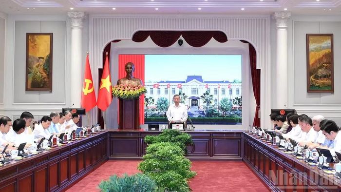 Tổng Bí thư, Chủ tịch nước Tô Lâm chủ trì làm việc về tình hình thực hiện chính sách an sinh xã hội. (Ảnh: ĐĂNG KHOA)