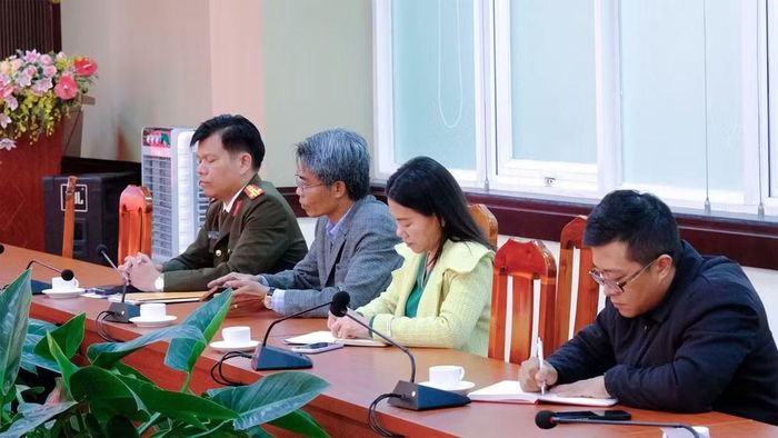 Đại diện sở, ngành và Báo Nhân Dân tại Lâm Đồng tham dự buổi làm việc. (Ảnh: CTV)