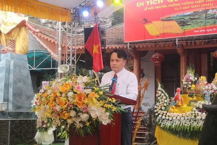 Ông Trần Trọng Đại, Chủ tịch Ủy ban nhân dân phường Lý Thường Kiệt phát biểu khai mạc lễ hội. (Ảnh: NC)