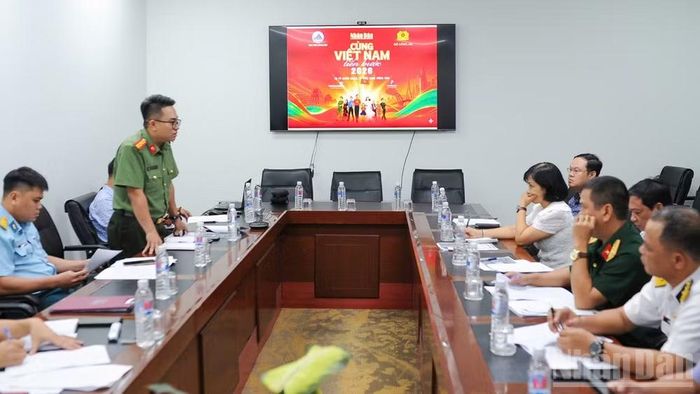 Đại diện các đơn vị phát biểu tại cuộc họp. (Ảnh: Công Vinh)