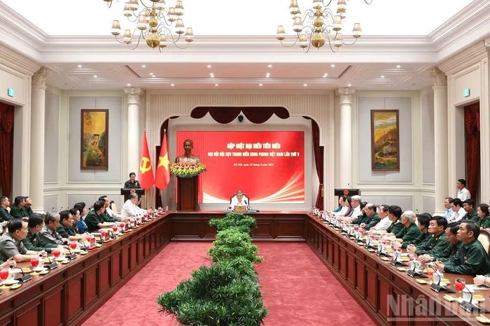Quang cảnh buổi gặp mặt đại biểu tiêu biểu dự Đại hội đại biểu toàn quốc Hội Cựu thanh niên xung phong Việt Nam lần thứ V, nhiệm kỳ 2026-2031. (Ảnh: ĐĂNG KHOA)