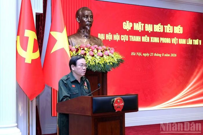 Chủ tịch Hội Cựu thanh niên xung phong Việt Nam Vũ Trọng Kim phát biểu tại buổi gặp mặt. (Ảnh: ĐĂNG KHOA)