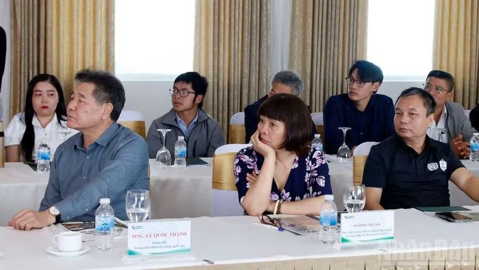 Đại biểu tham dự chương trình. (Ảnh: MAI VĂN BẢO)