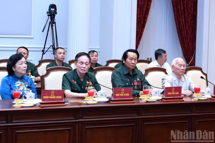Các đại biểu tham dự cuộc gặp mặt.