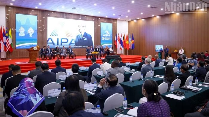 Quang cảnh Đối thoại nghị viện đa bên về đầu tư có trách nhiệm vì an ninh lương thực và khí hậu.