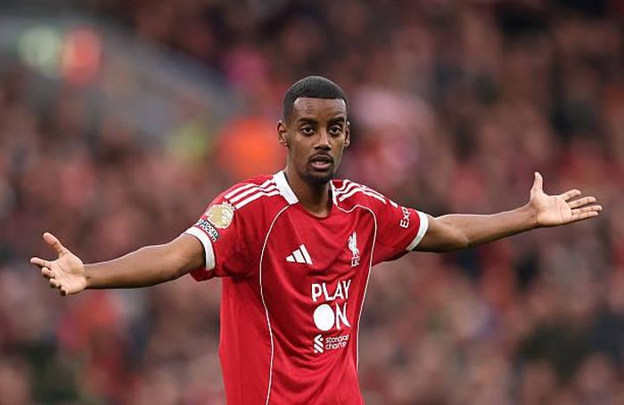 Isak gây thất vọng lớn trong trận đấu với đội bóng cũ Newcastle. Ảnh: liverpoolfc.com