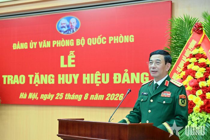 Đại tướng Phan Văn Giang phát biểu chúc mừng.