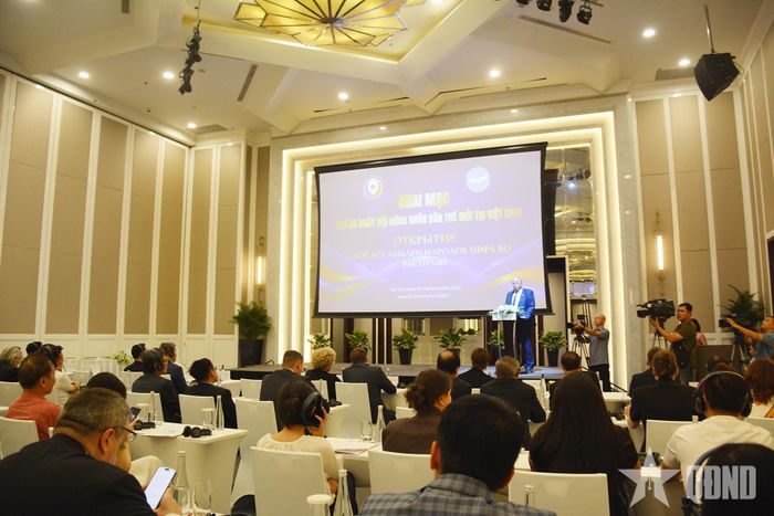 Quang cảnh phiên khai mạc sự kiện “Những ngày Hội đồng nhân dân thế giới tại Việt Nam”.