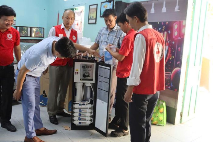 Dự án hỗ trợ thiết bị nước sạch cho các trường nằm trong vùng ngập lụt