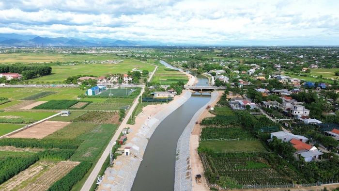 Công trình xử lý sạt lở khẩn cấp bờ sông Rào Cùng.