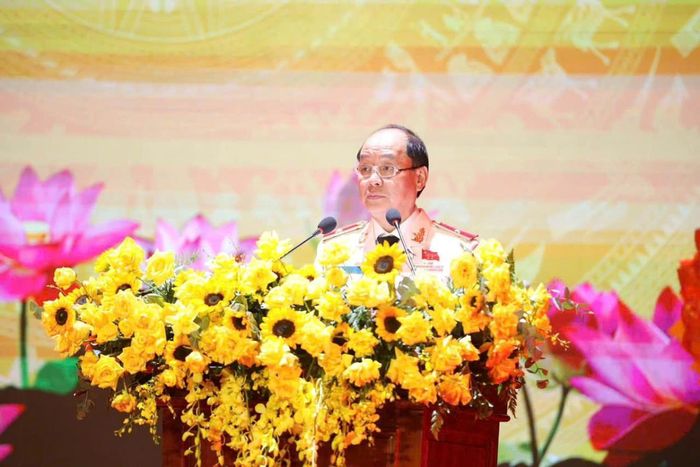 Thiếu tướng Nguyễn Hữu Hợp - Giám đốc Công an thành phố phát biểu đáp từ tại buổi lễ