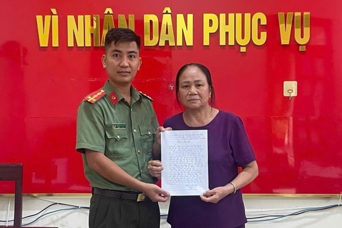 Mẹ anh May gửi thư cảm ơn Đại úy Thành, Thượng úy Quân và Công an xã Mường Xén.