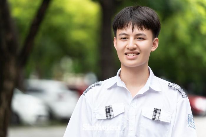 Thân Minh Hiếu - tân sinh viên chương trình Kỹ thuật Điều khiển - Tự động hóa (EE2), Đại học Bách khoa Hà Nội.