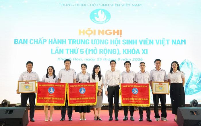 Các đơn vị nhận Bằng khen, Cờ thi đua của T.Ư Hội Sinh viên Việt Nam.
