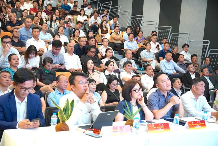  Các đại biểu tại hội thảo. QUANG HUY 