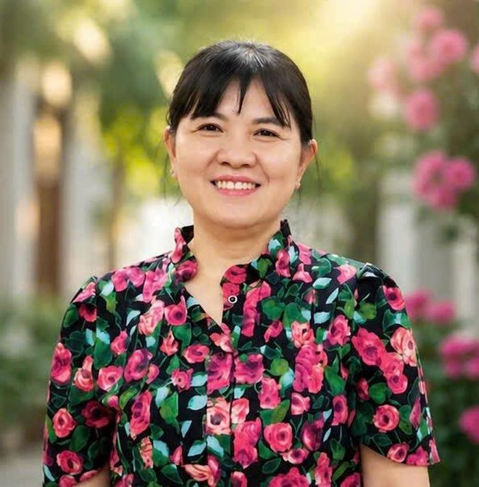  Bà Lâm Thu Huệ, Bí thư Chi bộ khu phố 44 (phường Tân Thuận, TPHCM) 