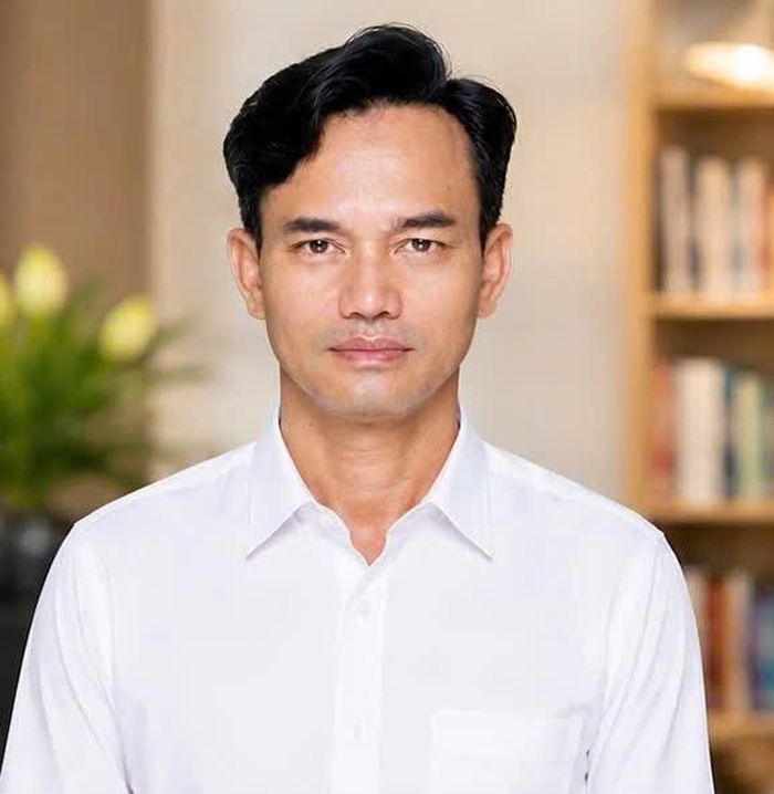  Thầy Lê Văn Phương, giáo viên Lịch sử, Trường THPT Võ Nguyên Giáp (phường Phú Mỹ, TPHCM) 