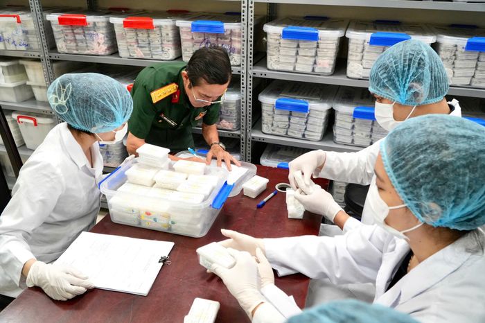 Hơn 7.000 mẫu sinh phẩm hài cốt liệt sĩ đã được hoàn tất bàn giao vào ngày 25-8