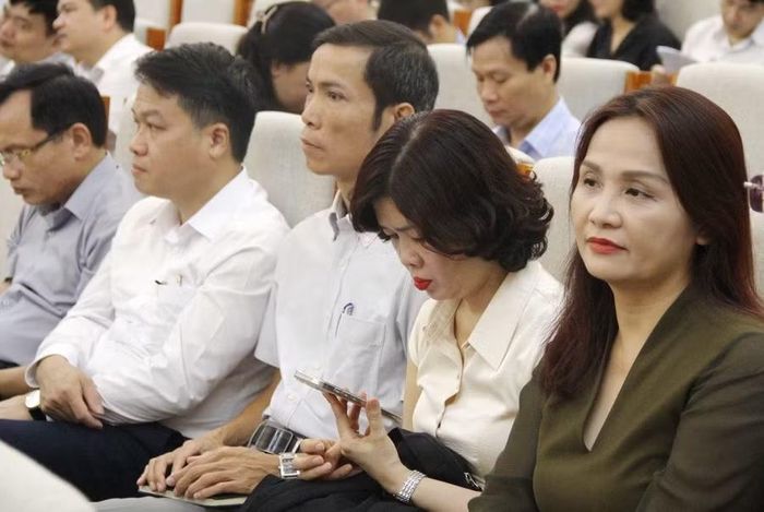Cán bộ cấp ủy các cấp trực thuộc Đảng bộ Bộ GD&ĐT tham dự tập huấn.