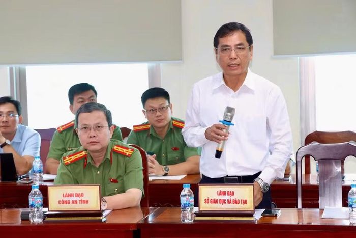 Ông Nguyễn Phương Toàn, Phó Giám đốc Sở GD&ĐT Đồng Tháp thông tin tại Hội nghị.
