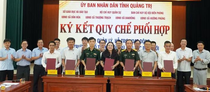 Các bên liên quan ký kết quy chế phối hợp trong quản lý, hỗ trợ hoạt động các trường phổ thông nội trú.